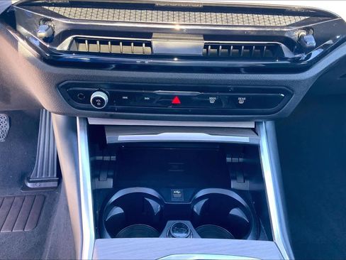 Certified 2025 BMW 330i Sedan image 33