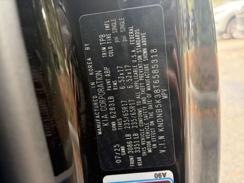 Used 2026 Kia Carnival FWD image 31