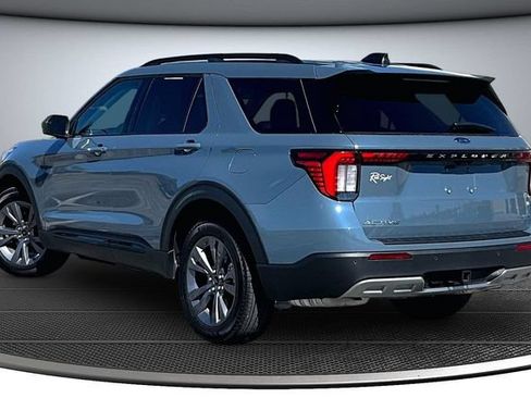 Used 2026 Ford Explorer Active w/ Active Comfort Package AWD/4WD image 4