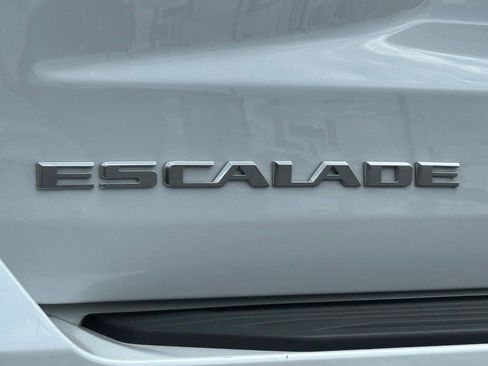 Used 2023 Cadillac Escalade Sport Platinum AWD/4WD image 9