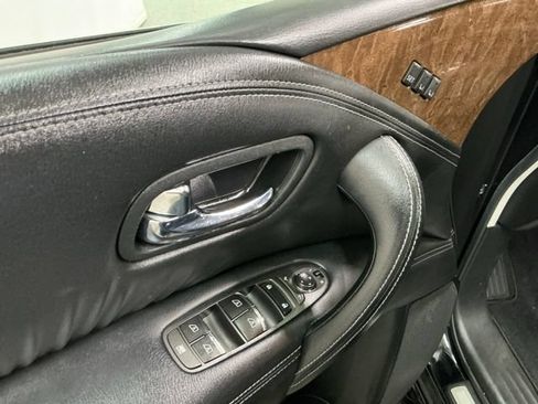 Used 2017 INFINITI QX80 4WD w/ Driver Assistance Package image 15
