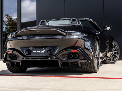 Used 2022 Aston Martin V8 Vantage Roadster RWD image 9