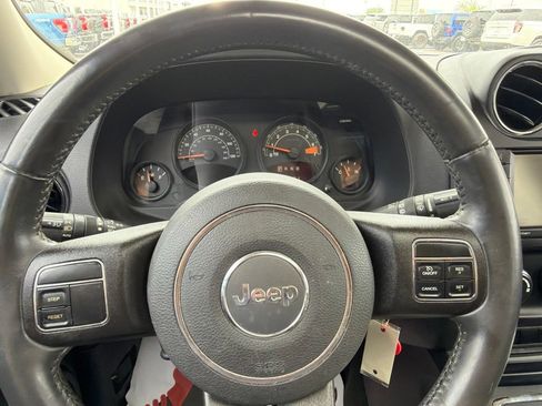 Used 2016 Jeep Patriot High Altitude AWD/4WD image 19