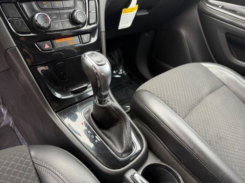 Used 2022 Buick Encore Preferred w/ Safety Package image 13