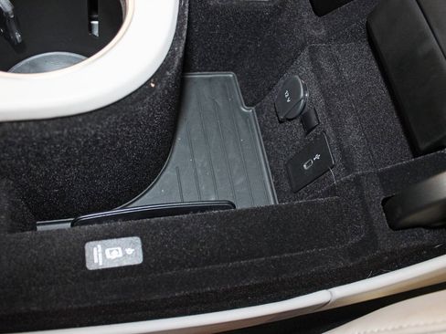 Used 2023 Porsche Panamera 4 Platinum Edition w/ Assistance Package image 32