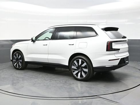 New 2025 Volvo EX90 Plus image 4