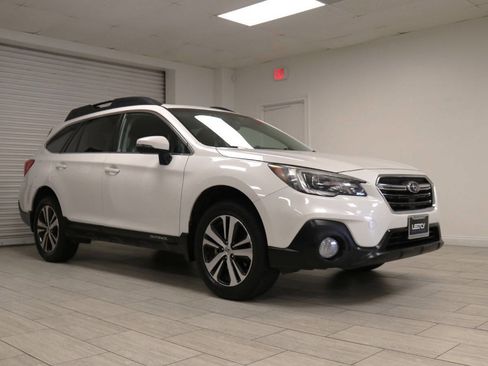 Used 2019 Subaru Outback 2.5i Limited w/ Popular Package #2 image 4