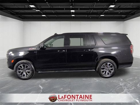 Certified 2022 Chevrolet Suburban Z71 w/ Luxury Package image 5