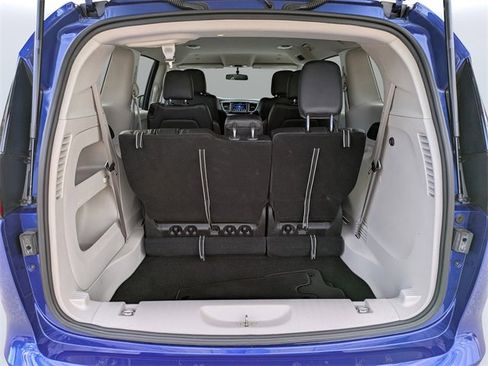 Used 2019 Chrysler Pacifica LX w/ Tire & Wheel Group image 12