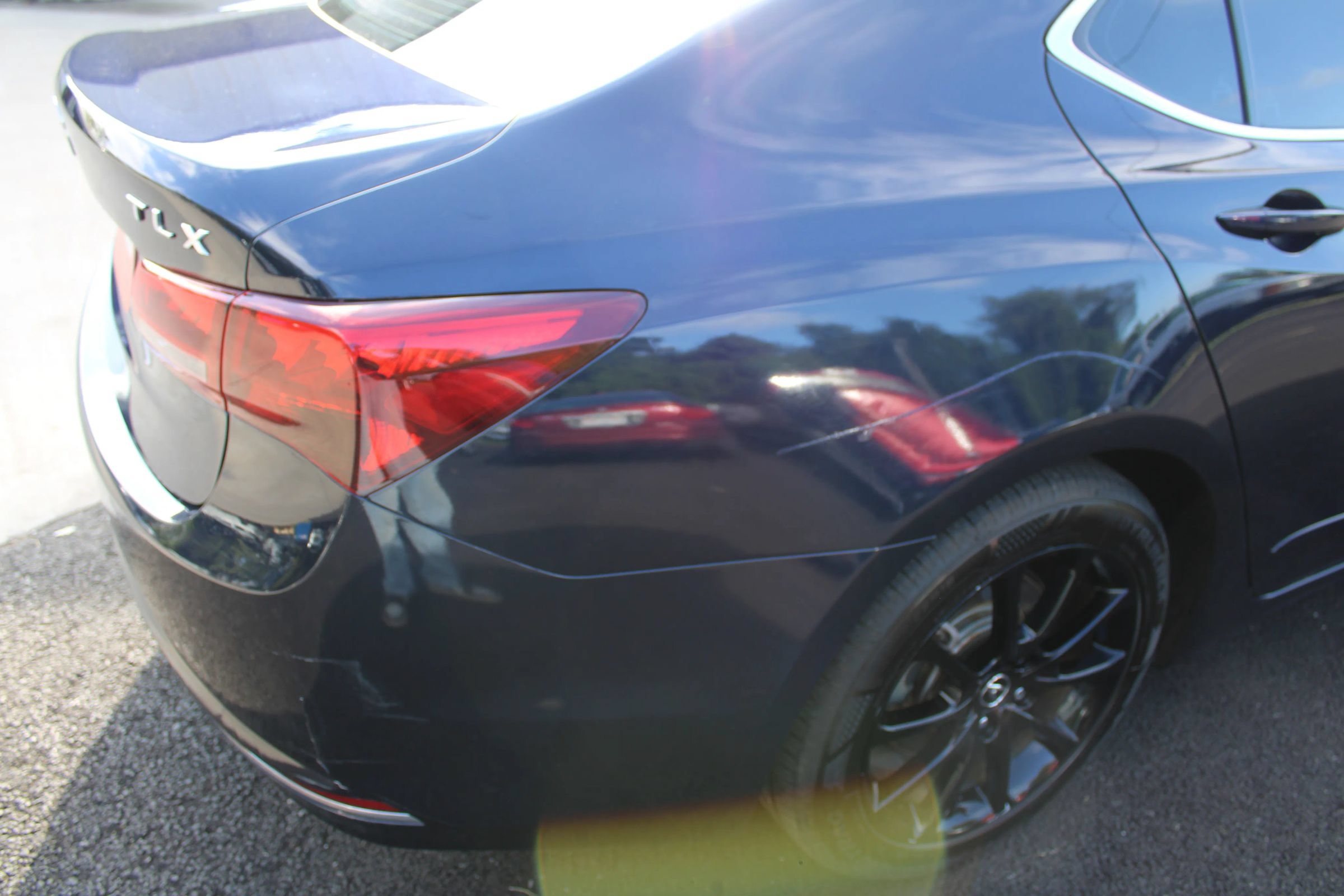 Used 2015 Acura TLX w/ Technology Package FWD image 9