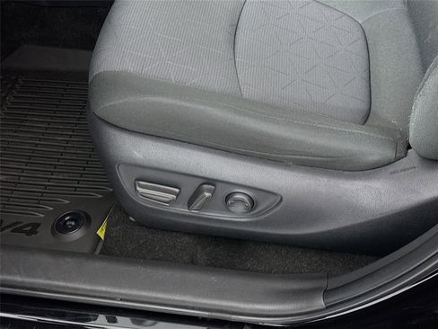 Certified 2025 Toyota RAV4 XLE AWD/4WD image 20