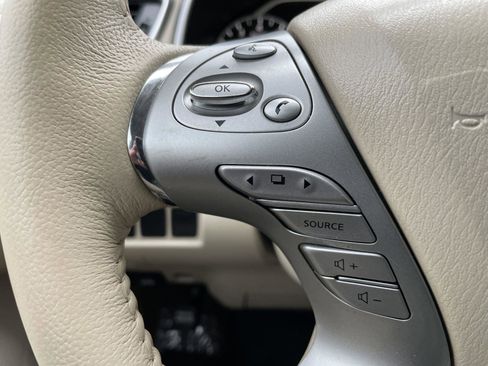 Used 2018 Nissan Murano SV image 16