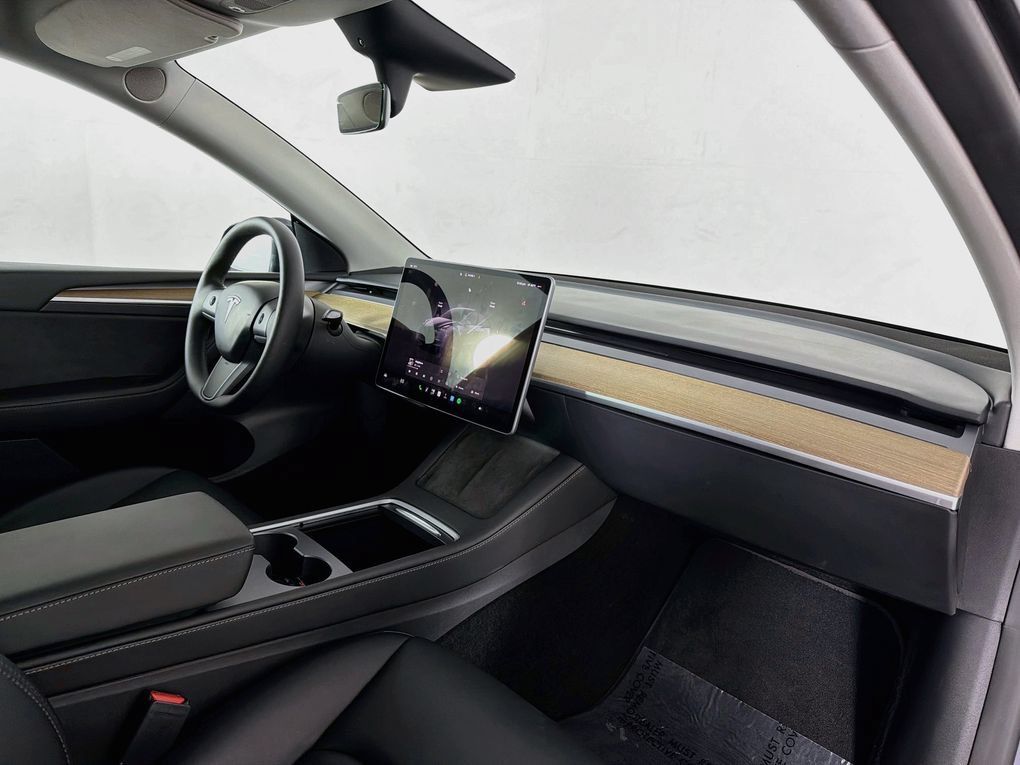 Used 2023 Tesla Model Y Performance AWD/4WD image 27