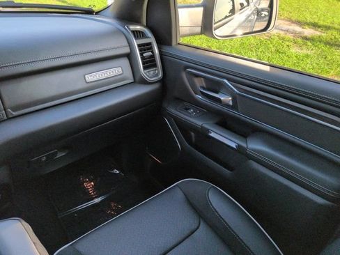 Used 2025 RAM 1500 Laramie AWD/4WD image 16