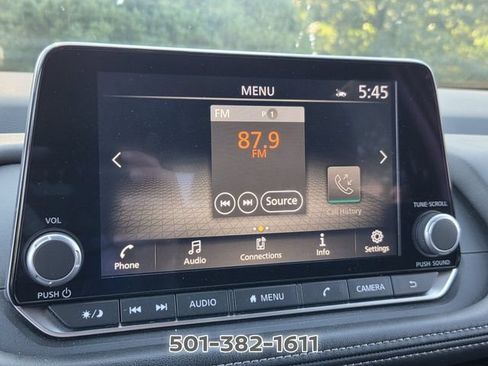 Used 2025 Nissan Rogue SV FWD image 19