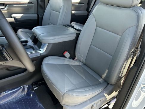 Used 2025 GMC Sierra 1500 SLT w/ SLT Premium Plus Package image 19