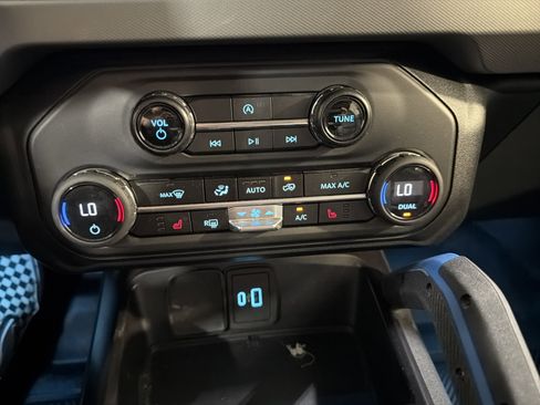 Used 2024 Ford Bronco Black Diamond AWD/4WD image 19