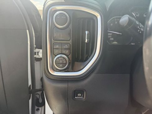 Used 2020 GMC Sierra 1500 SLT RWD image 22
