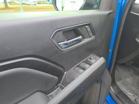 Used 2023 Chevrolet Colorado LT w/ LT Convenience Package II image 11