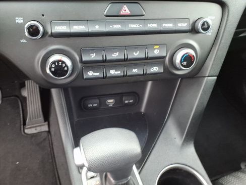 Used 2020 Kia Sportage LX image 23