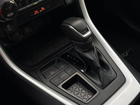 Used 2025 Toyota RAV4 XLE Premium FWD image 22