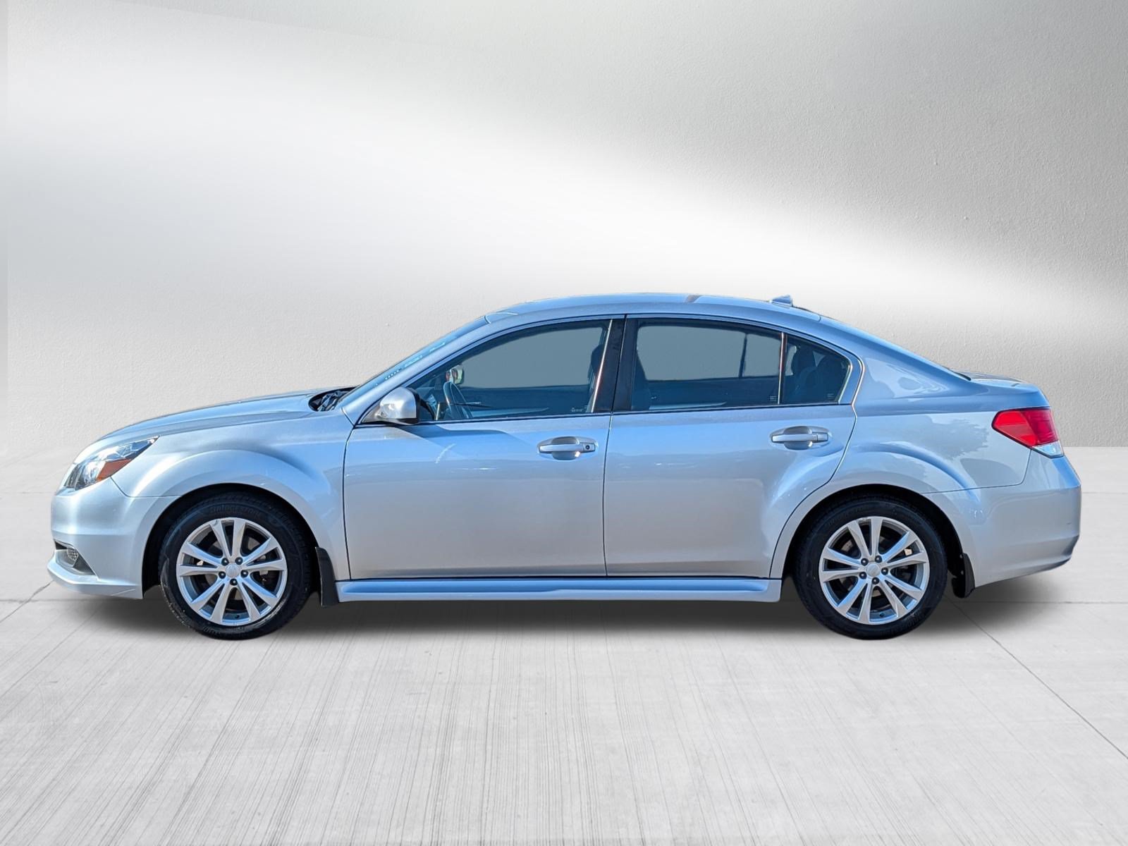 Used 2014 Subaru Legacy 2.5i Premium w/ Popular Package #1 AWD/4WD image 4