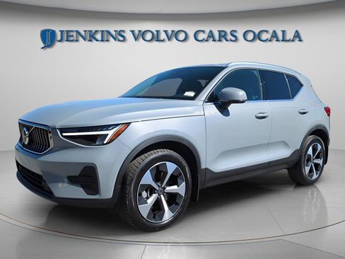 New 2025 Volvo XC40 B5 Core w/ Protection Package Premier image 4