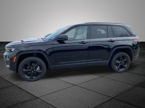 Used 2025 Jeep Grand Cherokee Limited w/ Luxury Tech Group II AWD/4WD image 9