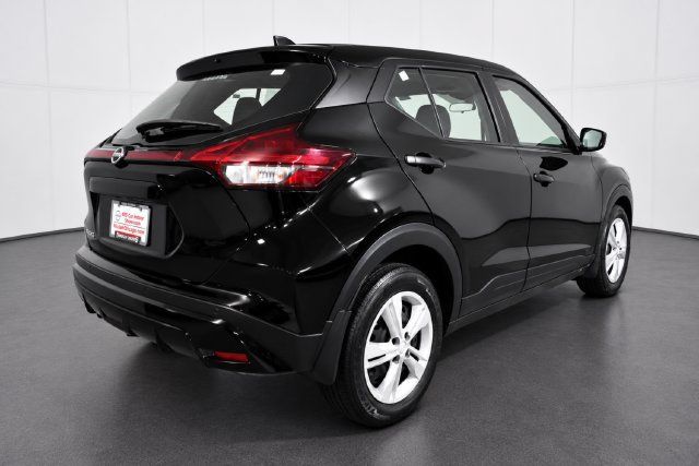 Used 2024 Nissan Kicks S FWD image 4