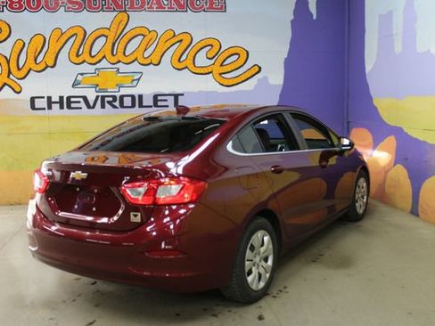 Used 2016 Chevrolet Cruze LT FWD image 4