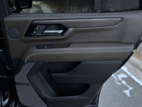 Used 2025 GMC Yukon Denali Ultimate image 18