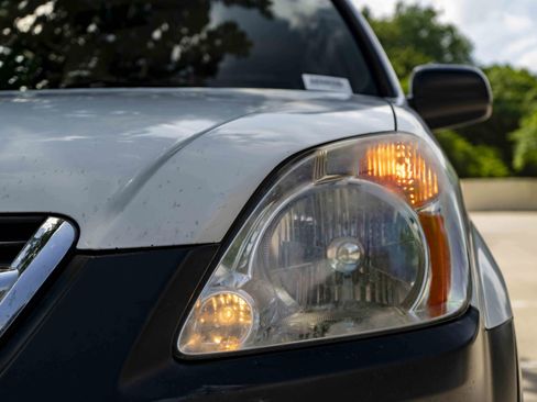 Used 2003 Honda CR-V LX image 11