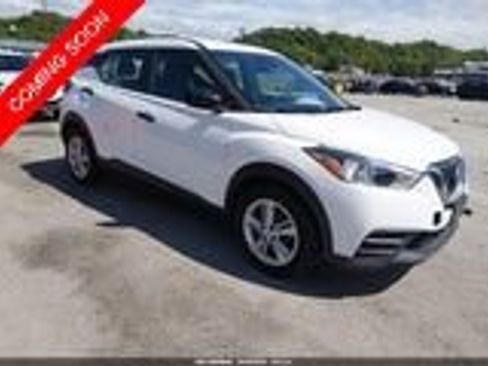 Used 2020 Nissan Kicks S FWD image 1