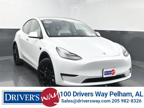 Used 2023 Tesla Model Y Long Range image 1
