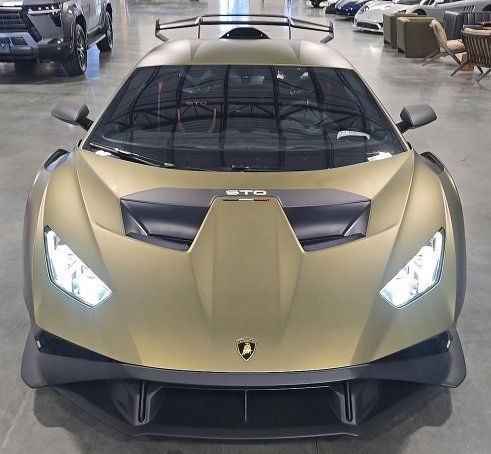 Used 2022 Lamborghini Huracan STO RWD image 7