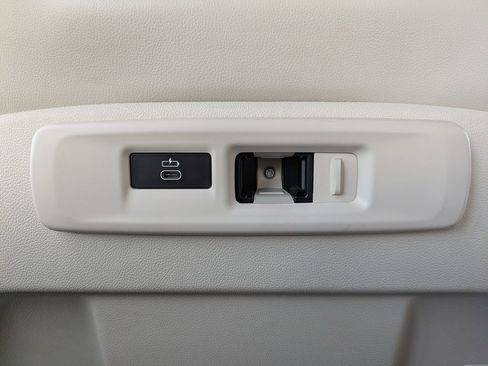 Used 2021 BMW X5 xDrive40i w/ Premium Package image 17