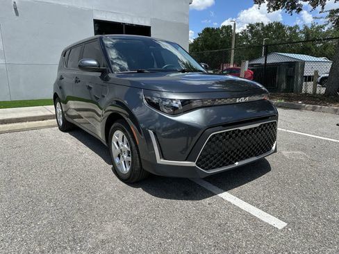 Used 2024 Kia Soul LX w/ Option Group 015 FWD image 11