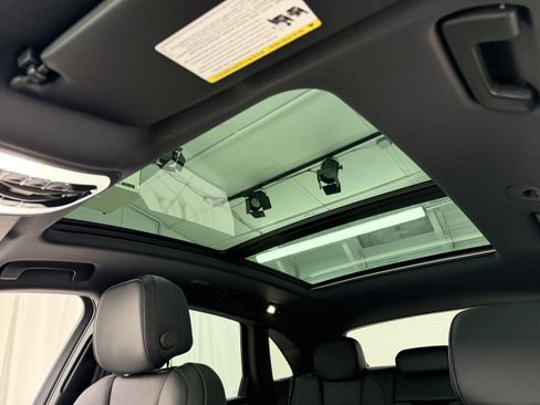 New 2026 Porsche Macan image 34