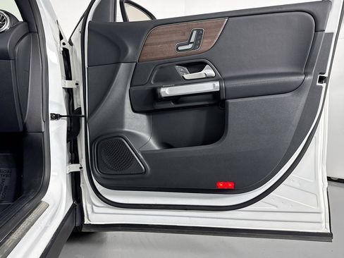 Certified 2023 Mercedes-Benz GLB 250 image 23