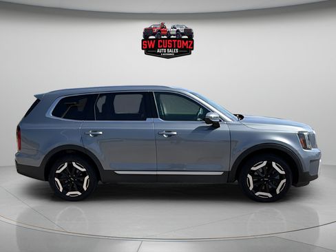 Used 2025 Kia Telluride S AWD/4WD image 8