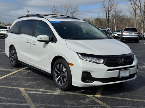 Certified 2025 Honda Odyssey EX-L image 2