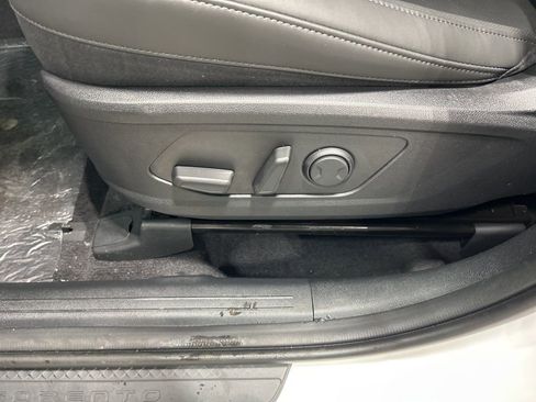 New 2026 Kia Sorento S image 10