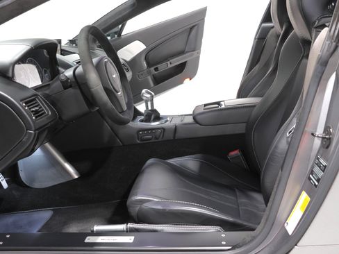 Used 2012 Aston Martin V12 Vantage Coupe image 76