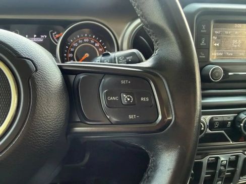 Used 2018 Jeep Wrangler Unlimited Sport S AWD/4WD image 18