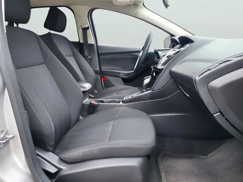 Used 2016 Ford Focus SE FWD image 11