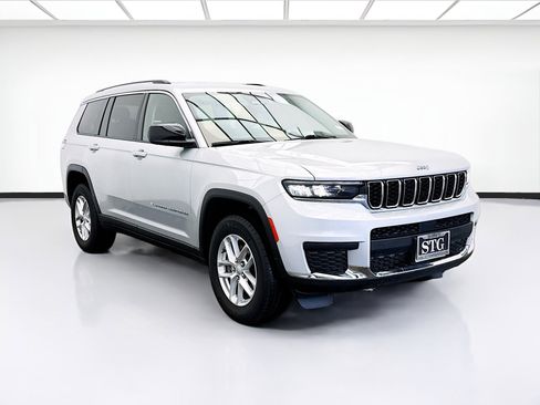 Used 2022 Jeep Grand Cherokee L Laredo w/ Luxury Tech Group I image 3