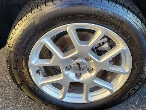 Used 2023 Jeep Renegade Latitude image 18