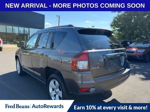 Used 2014 Jeep Compass Latitude AWD/4WD image 5