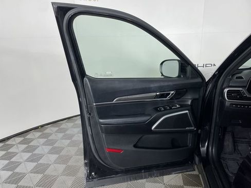 Used 2023 Kia Telluride EX X-Line image 34