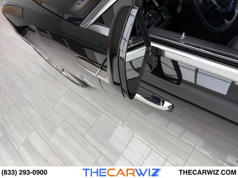 Used 2019 Rolls-Royce Dawn image 11